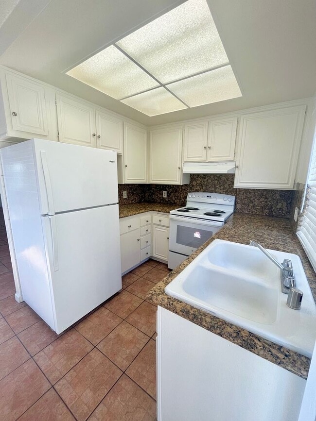 Photo - 1450 Melrose Ave