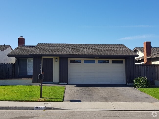 Building Photo - Victoria Village 3+2 Patio Home w/ 2-car g...