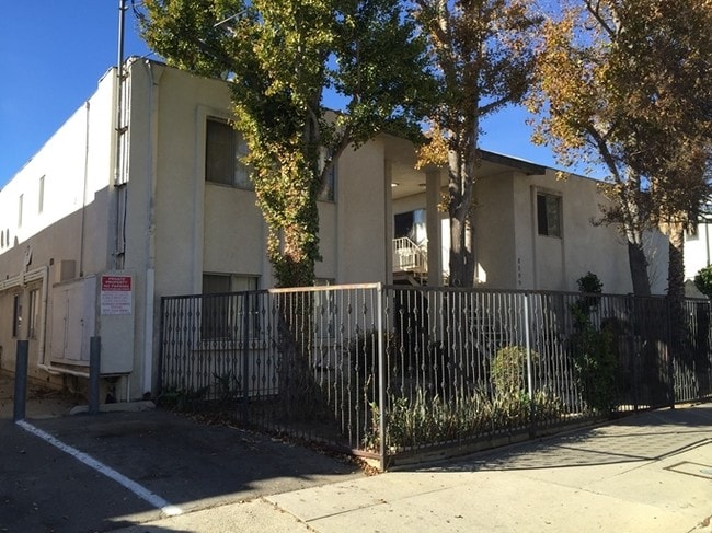 Photo - 8809 Etiwanda Ave