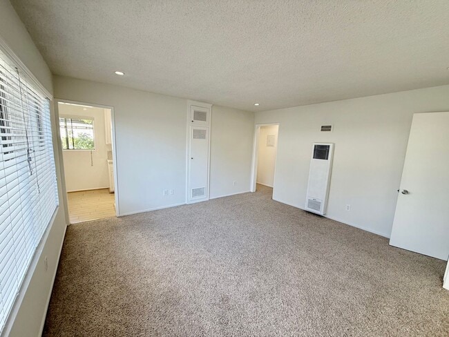 Photo - 1219 Barry Ave