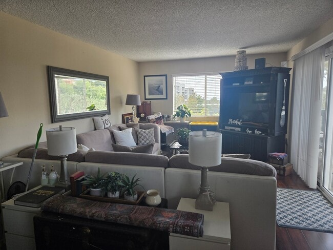 Photo - 28151 Highridge Rd Unit 1