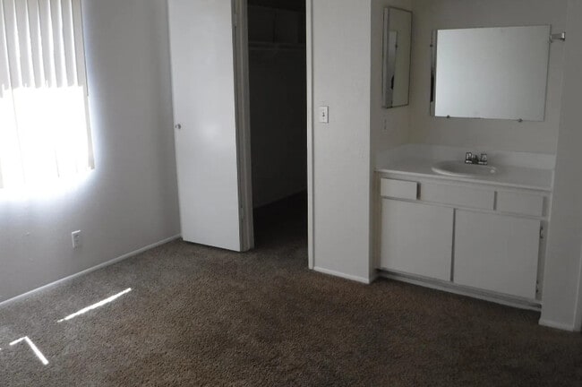 Photo - 4030 Front St