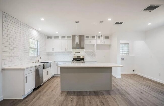 Building Photo - 18806 Lull St Rental