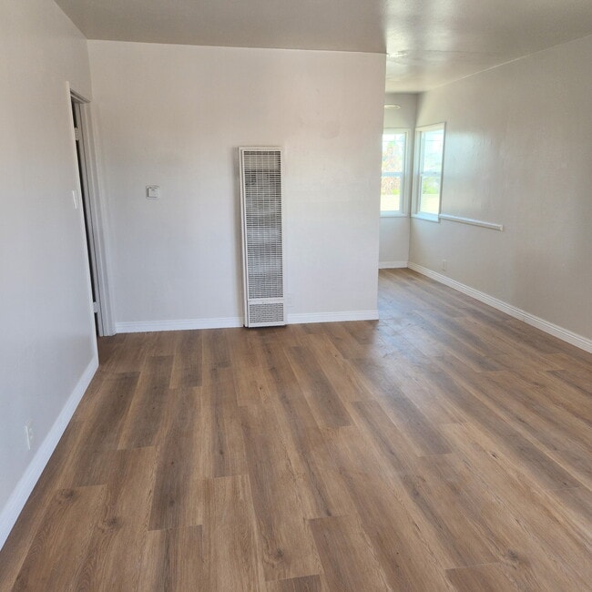 Living Room - 1414 W 94th Pl Unit half