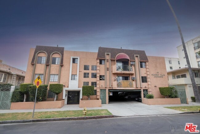 Building Photo - 331 S Gramercy Pl Unit 207