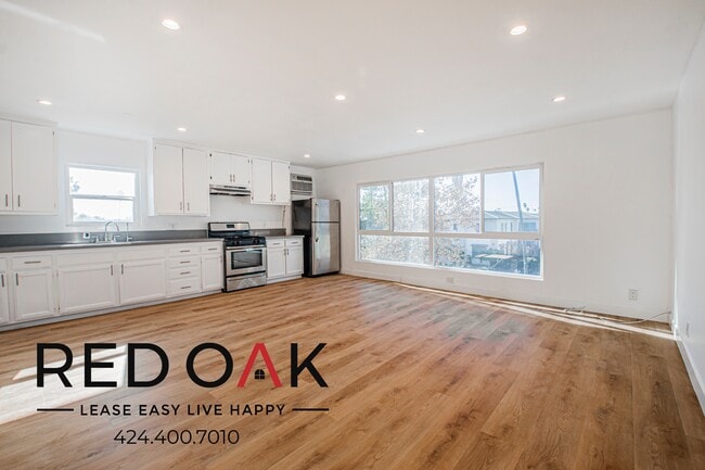 Building Photo - 126 Catalina St