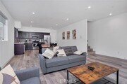 Photo - 1342 N Kenmore Ave Townhome
