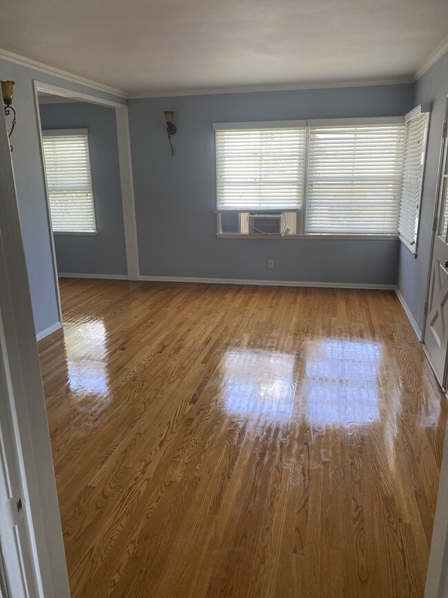 Light and air unit, quite enjoyable! - 1859 1/2 Pandora Ave Unit 1
