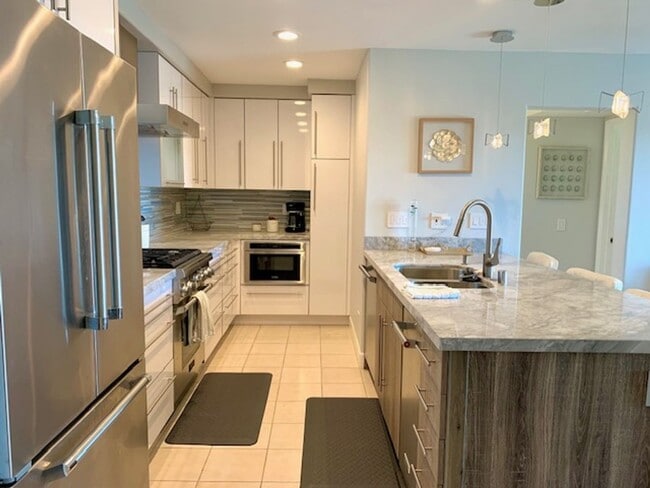 Photo - 733 Reef- MFR Unit 1