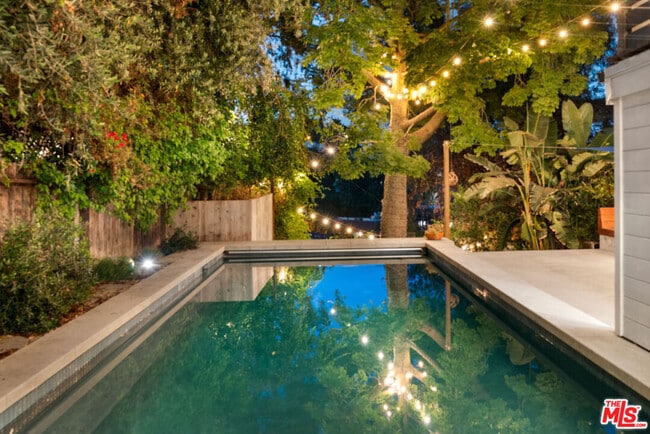 Photo - 1530 Elevado St