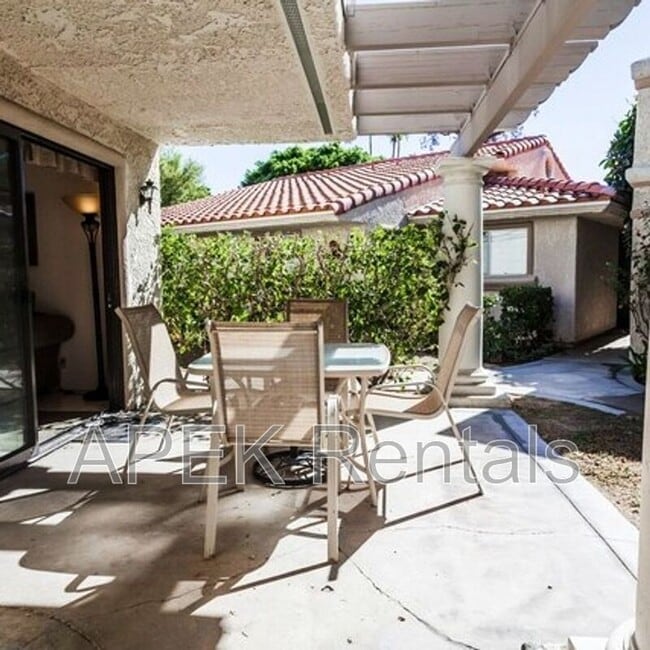 Photo - 2001 E Camino Parocela