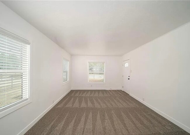 Photo - 25885 Creag Ave