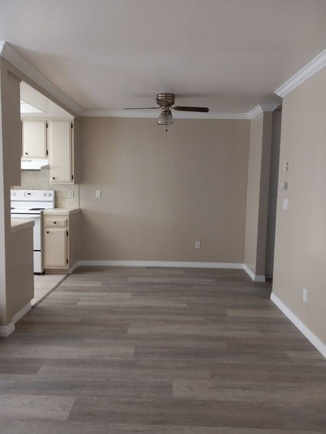 Photo - Location is Everything!  2 Minute Walk to the Sand of Mission Bay from Your Front Door! Unit B