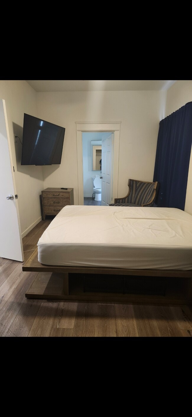 Photo - 33 Wavecrest Ave