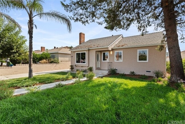 Building Photo - 7742 Bakman Ave