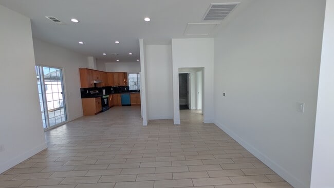 Photo - 20746 Elaine Ave