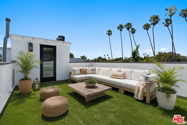 Photo - 660 San Juan Ave