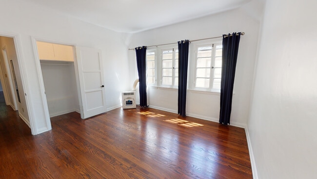 Photo - 10747 Ashton Ave Unit 10747