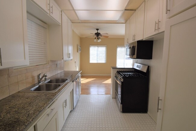 Photo - 12427 Riverside Dr Unit 01