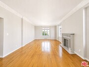 Photo - 1314 N HAYWORTH Ave Unit 303