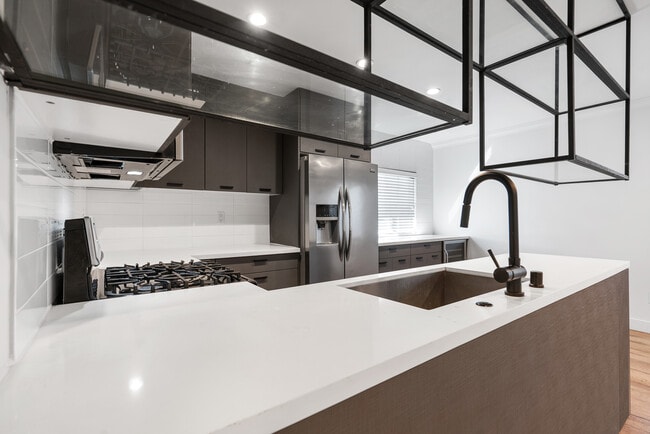 Photo - 5941 Comey Ave Unit 3