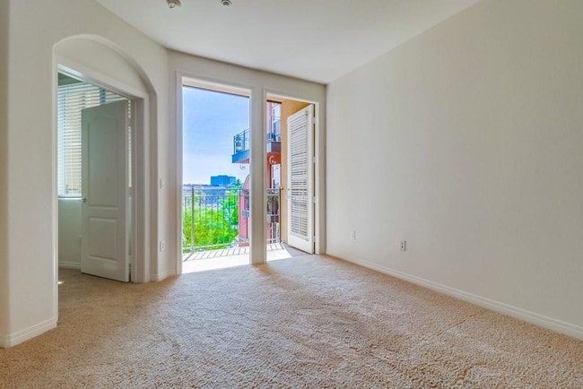 Building Photo - 3950 Ohio St Unit 418