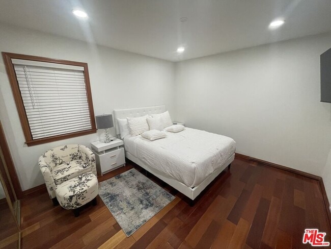 Photo - 4431 Stern Ave