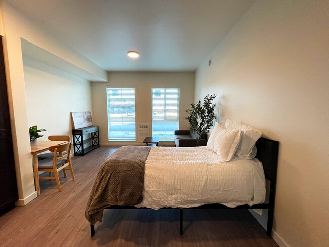 Photo - Santa Maria Studios - Seniors 55+