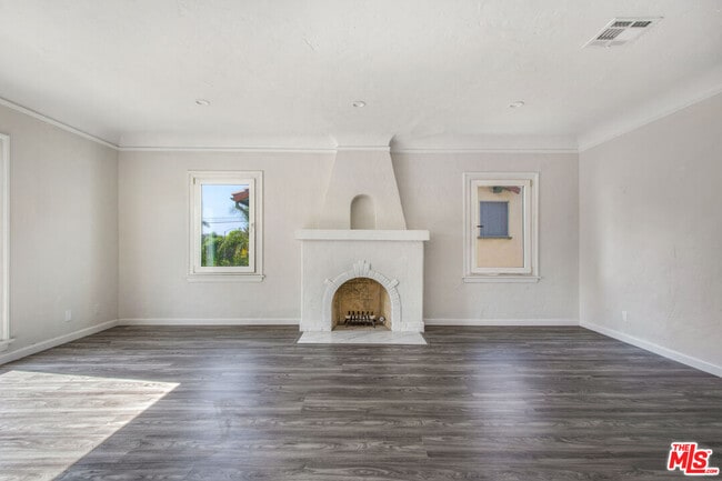 Photo - 6089 Horner St