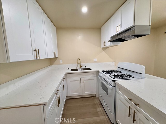 Building Photo - 4572 Canoga St Unit B