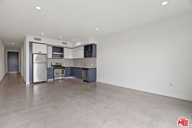 Photo - 10810 Palms Blvd Unit 303