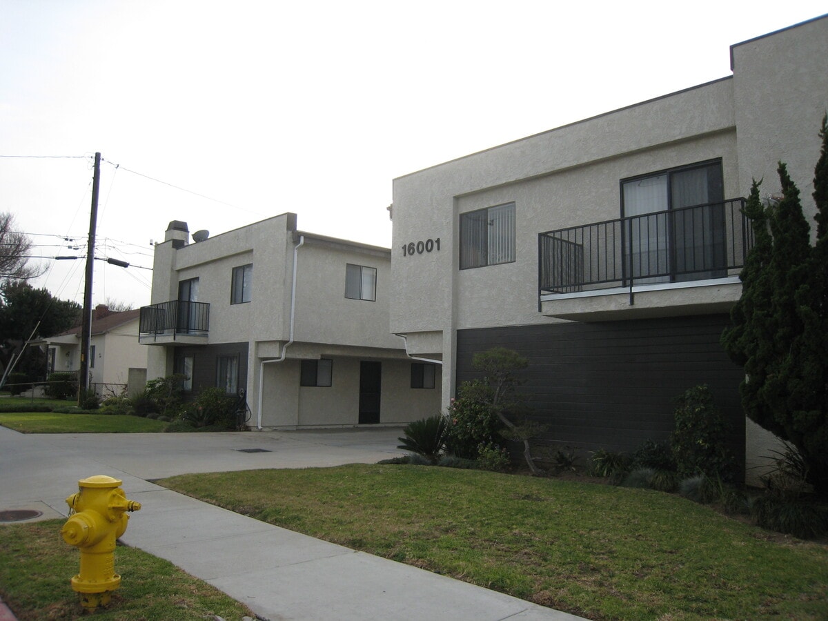 Photo - 16001 Denker Ave Apartments Unit 11