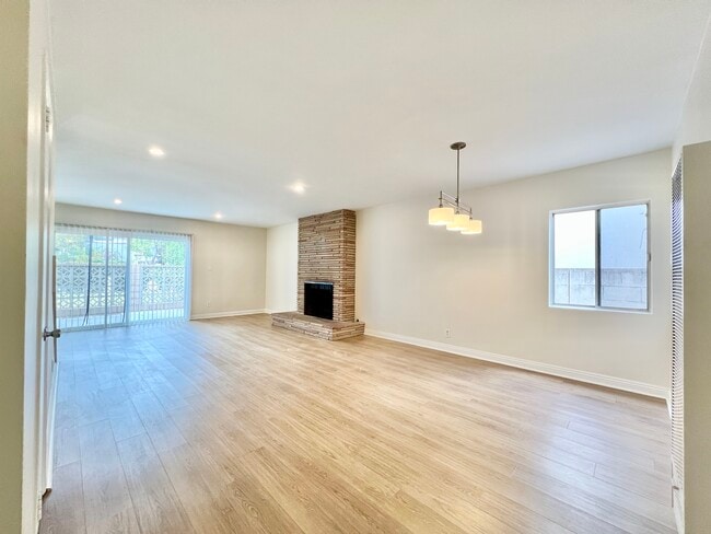 Photo - 1552 Berkeley St