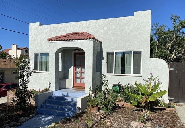Building Photo - Charming 2 Bed, 1 Bath Home with Modern Up...