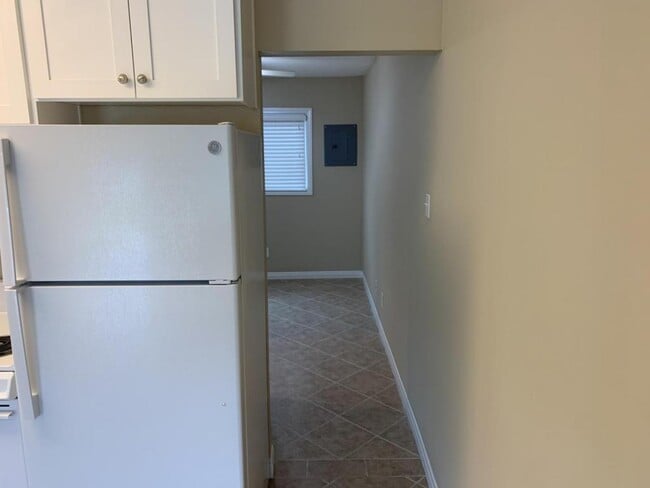 Photo - 7043 Pickering Ave