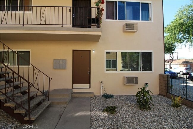 Photo - 1010 E 32nd St Unit B