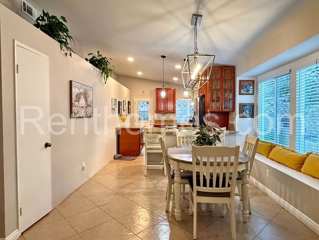 Photo - 2175 Johnston Rd