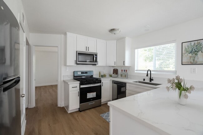 Photo - 5191 Alumni Pl