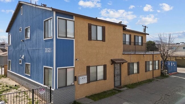 Photo - 38501 Larkin Ave Unit 4