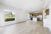Photo - 1330 Tamarind Ave