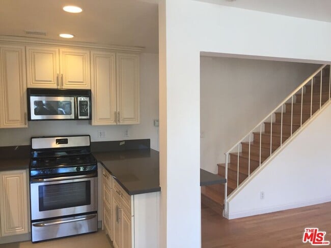 Photo - 3603 Mentone Ave Unit 1