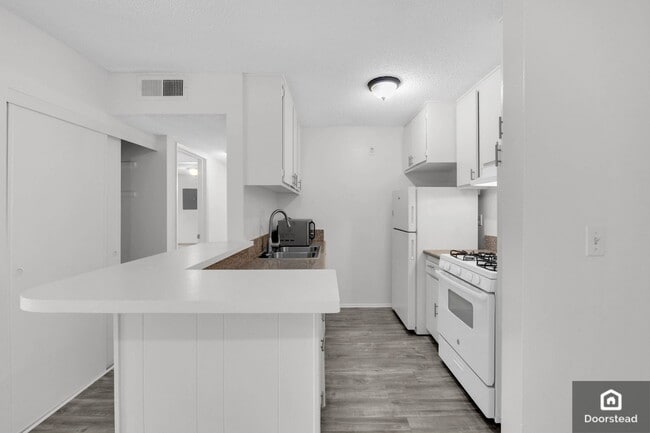 Photo - 18620 Hatteras St Condo Unit 276