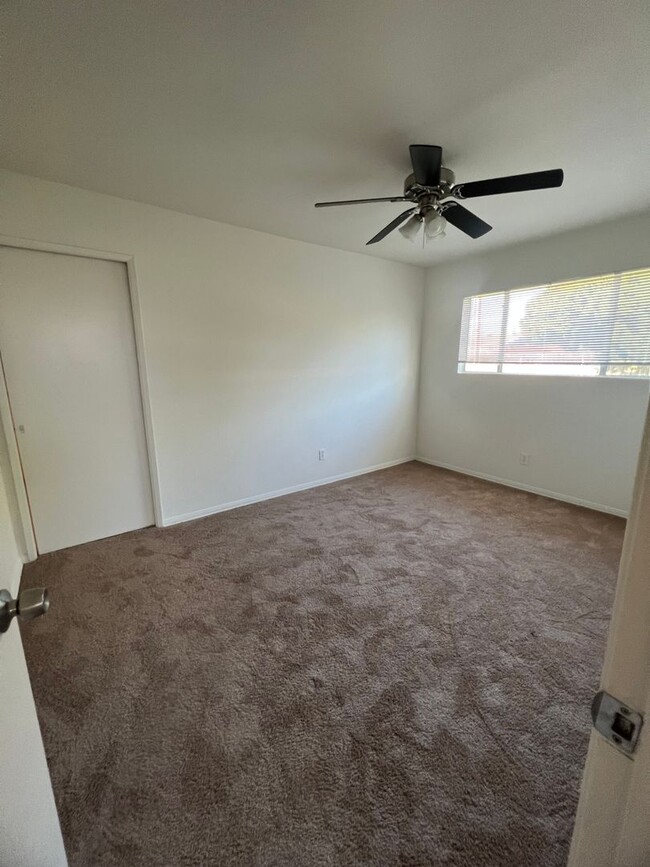 3BR/1BA Single Family Home (920 SF) - 3BR/1BA Single Family Home (920 SF)