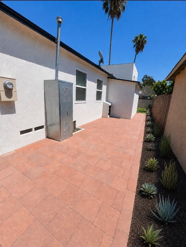 Building Photo - 242 E Del Amo Blvd