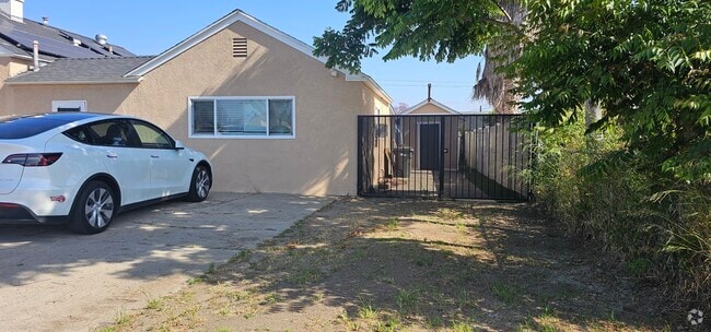 Building Photo - 1690 Colfax Dr Rental