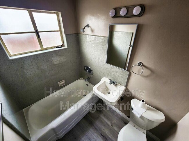 Photo - 7380 Colony Rd