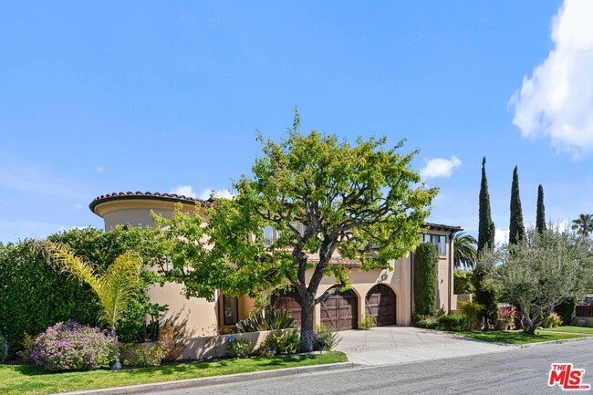 Photo - 300 N Dianthus St