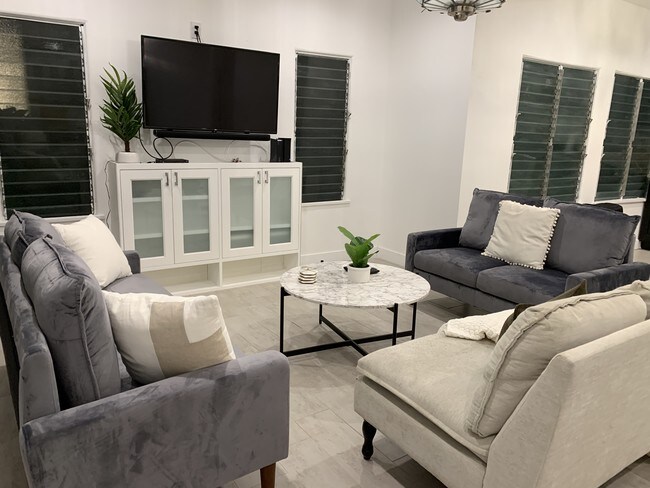 Photo - 539 N Spaulding Ave