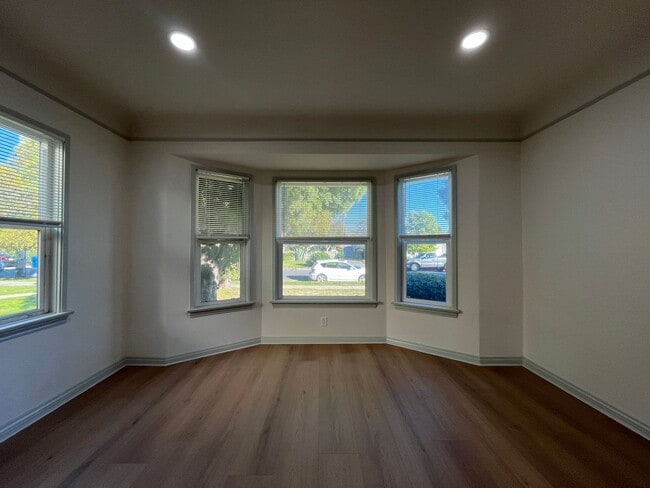 Photo - Spacious 2+2 home w/extra storage, upgrades + backyard!