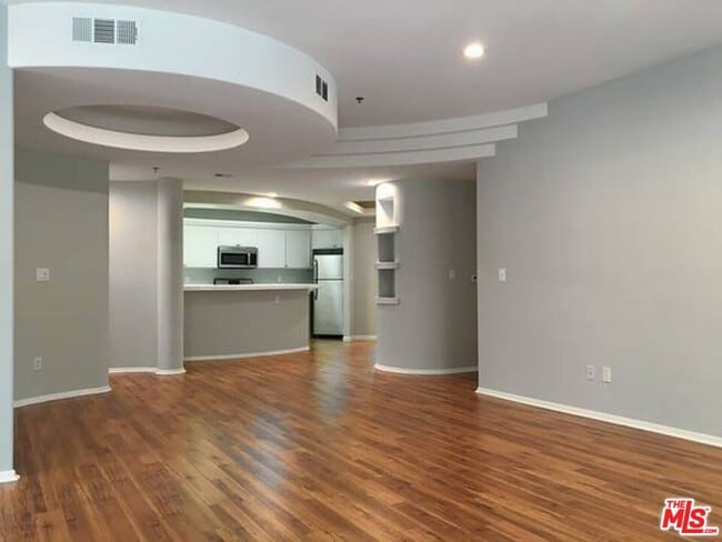 Photo - 12712 Moorpark St Unit 204